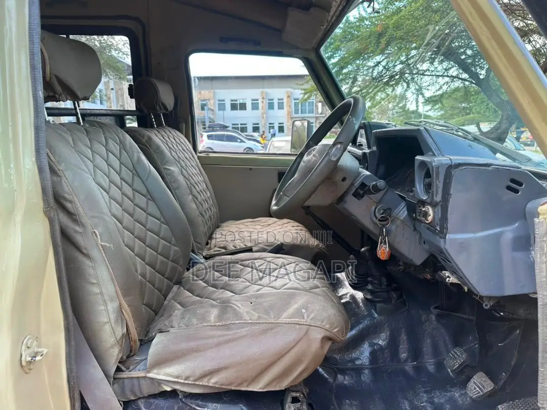 Toyota Land Cruiser 2006 Beige
