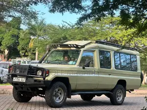 Toyota Land Cruiser 2006 Beige