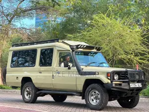 Toyota Land Cruiser 2006 Beige