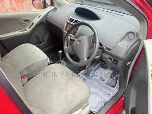 Toyota Vitz 1.0 FWD 3dr 2009 Red