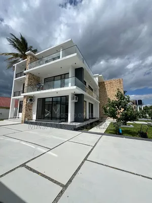 5bdrm Maisonette in Bahari Beach, Kunduchi for sale