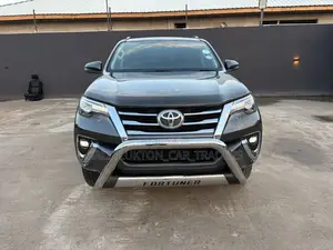 Toyota Fortuner 2017 Black