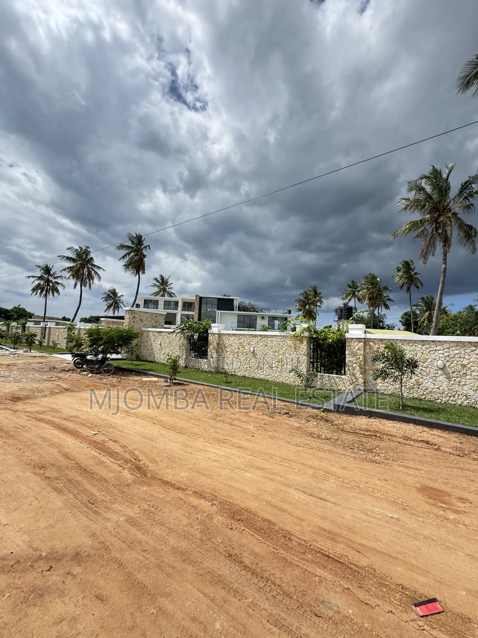 Furnished 5bdrm Bungalow in Mjomba Real Estate, Kunduchi for sale