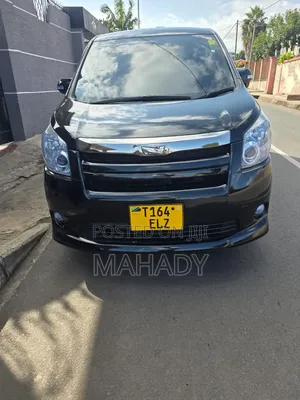 Toyota Noah 2010 Black