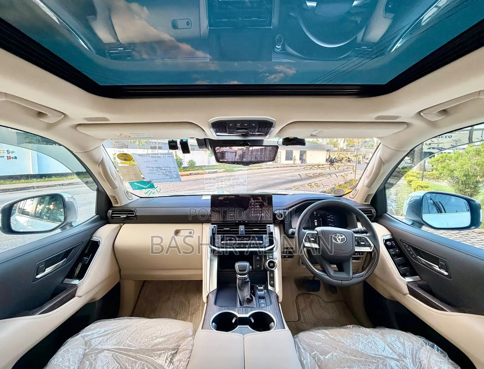 Toyota Land Cruiser LC300 2025 White