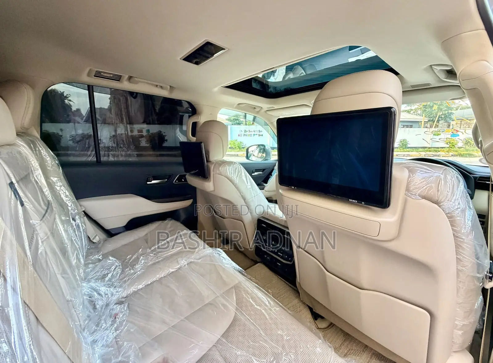 Toyota Land Cruiser LC300 2025 White