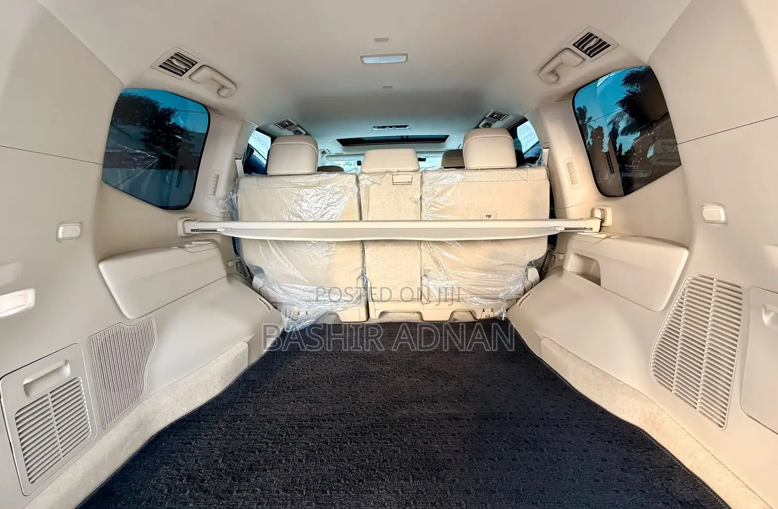 Toyota Land Cruiser LC300 2025 White
