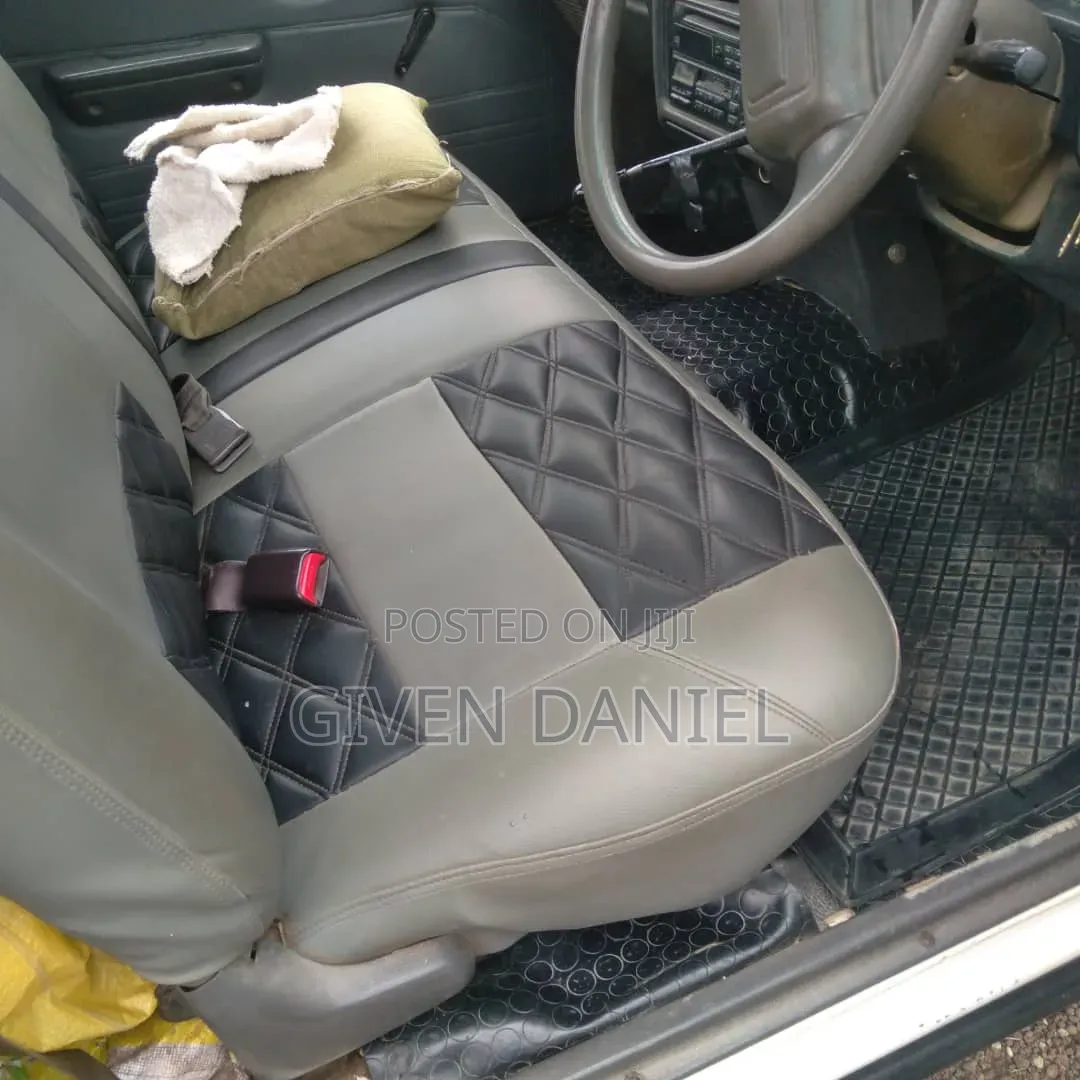 Toyota Hilux 1998 White