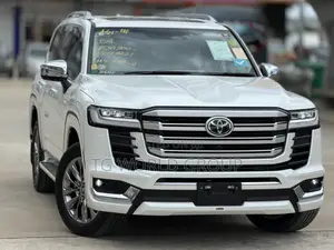 New Toyota Land Cruiser LC300 2025 White