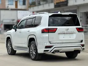 New Toyota Land Cruiser LC300 2025 White