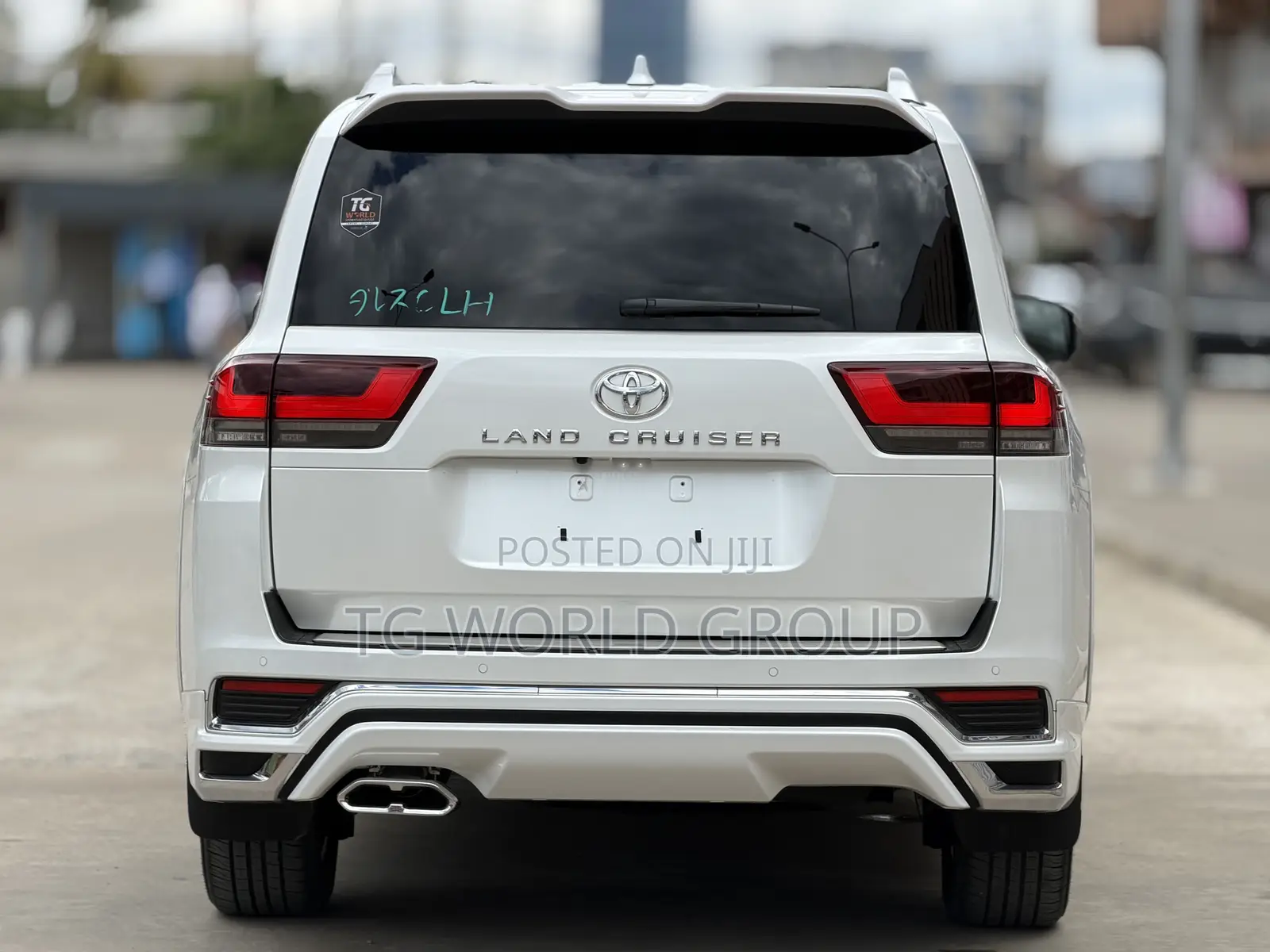 New Toyota Land Cruiser LC300 2025 White