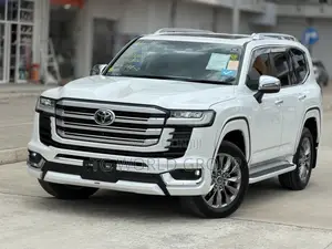 New Toyota Land Cruiser LC300 2025 White