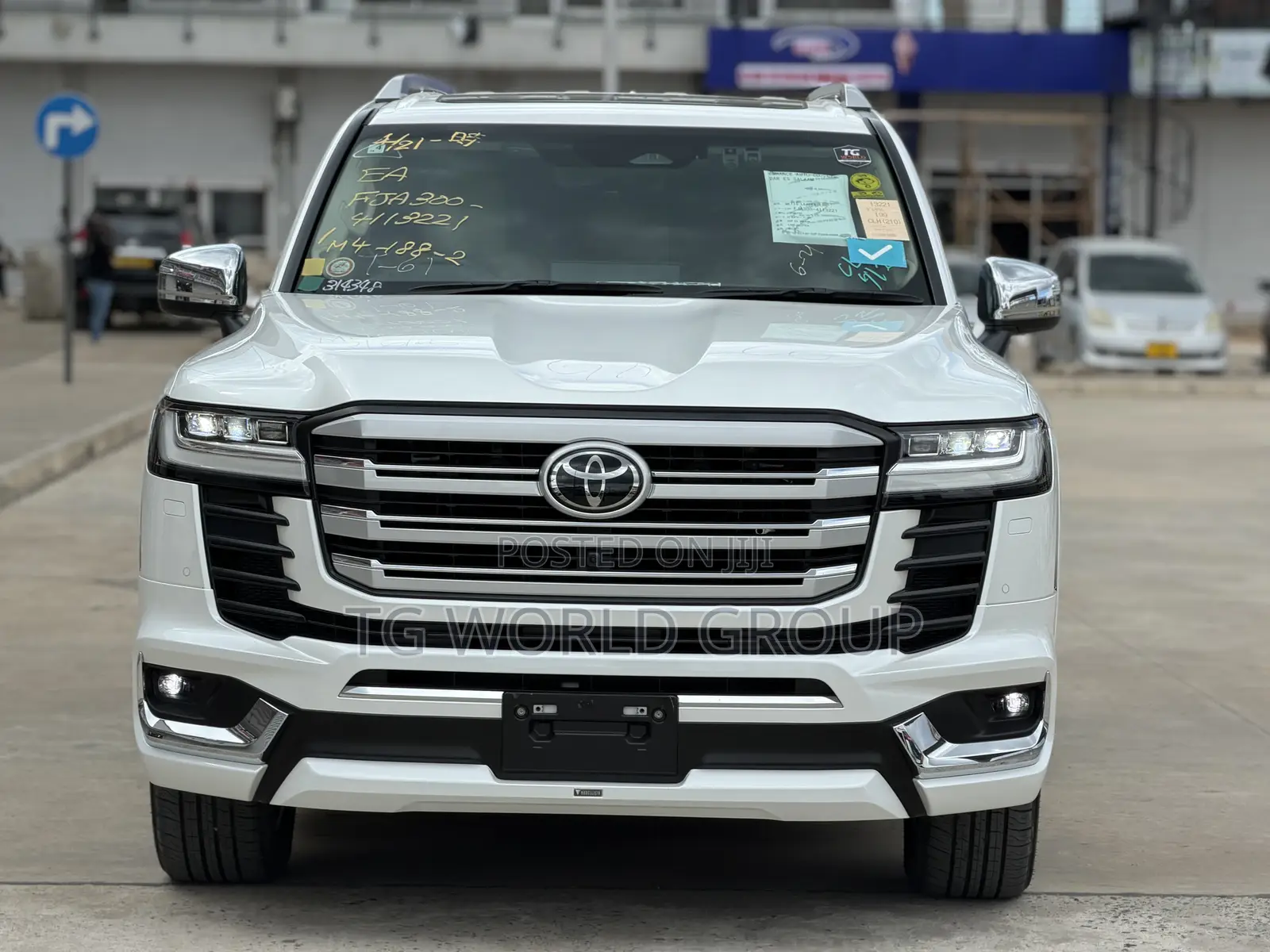 New Toyota Land Cruiser LC300 2025 White