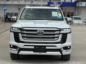 New Toyota Land Cruiser LC300 2025 White