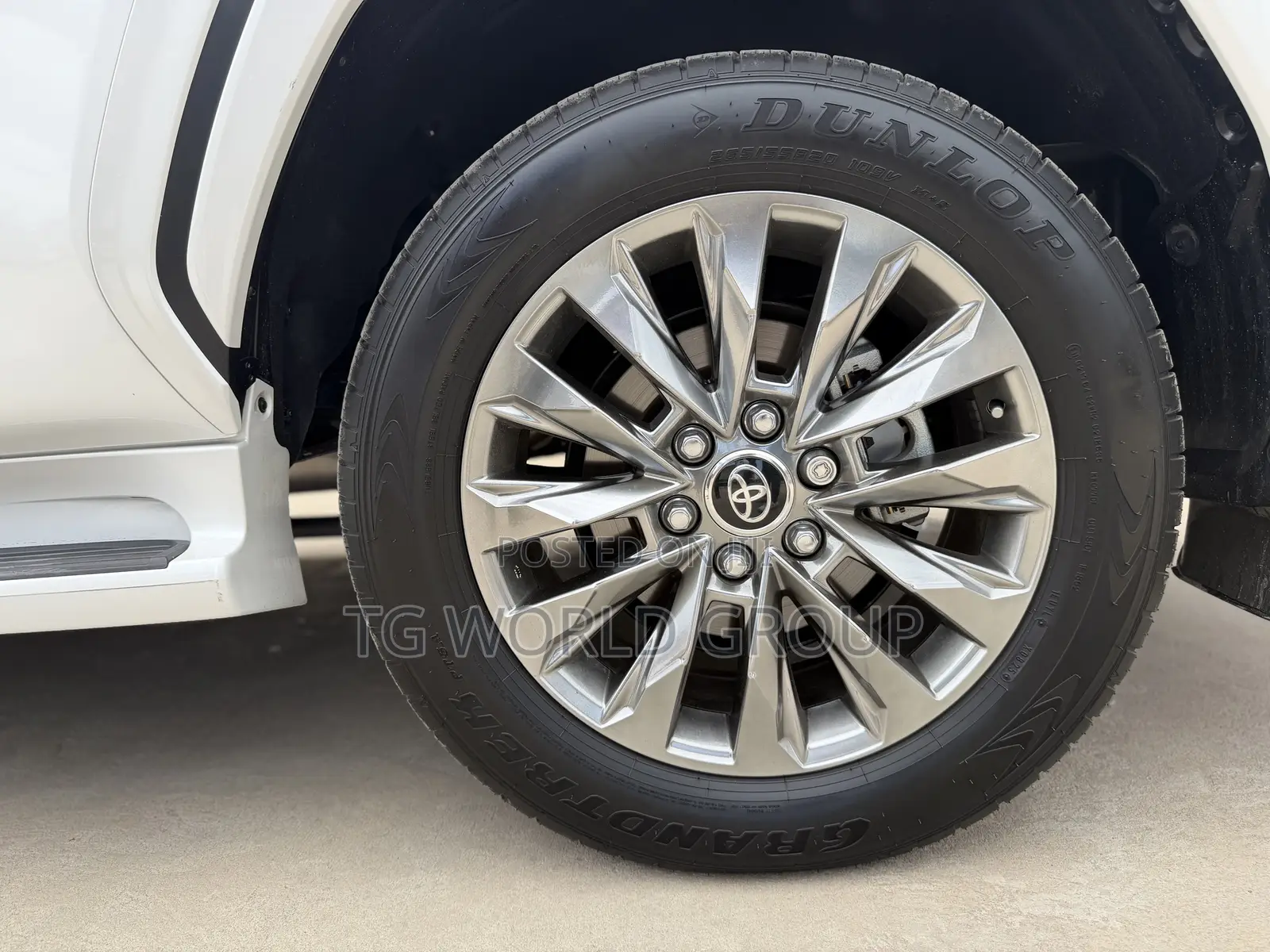 New Toyota Land Cruiser LC300 2025 White
