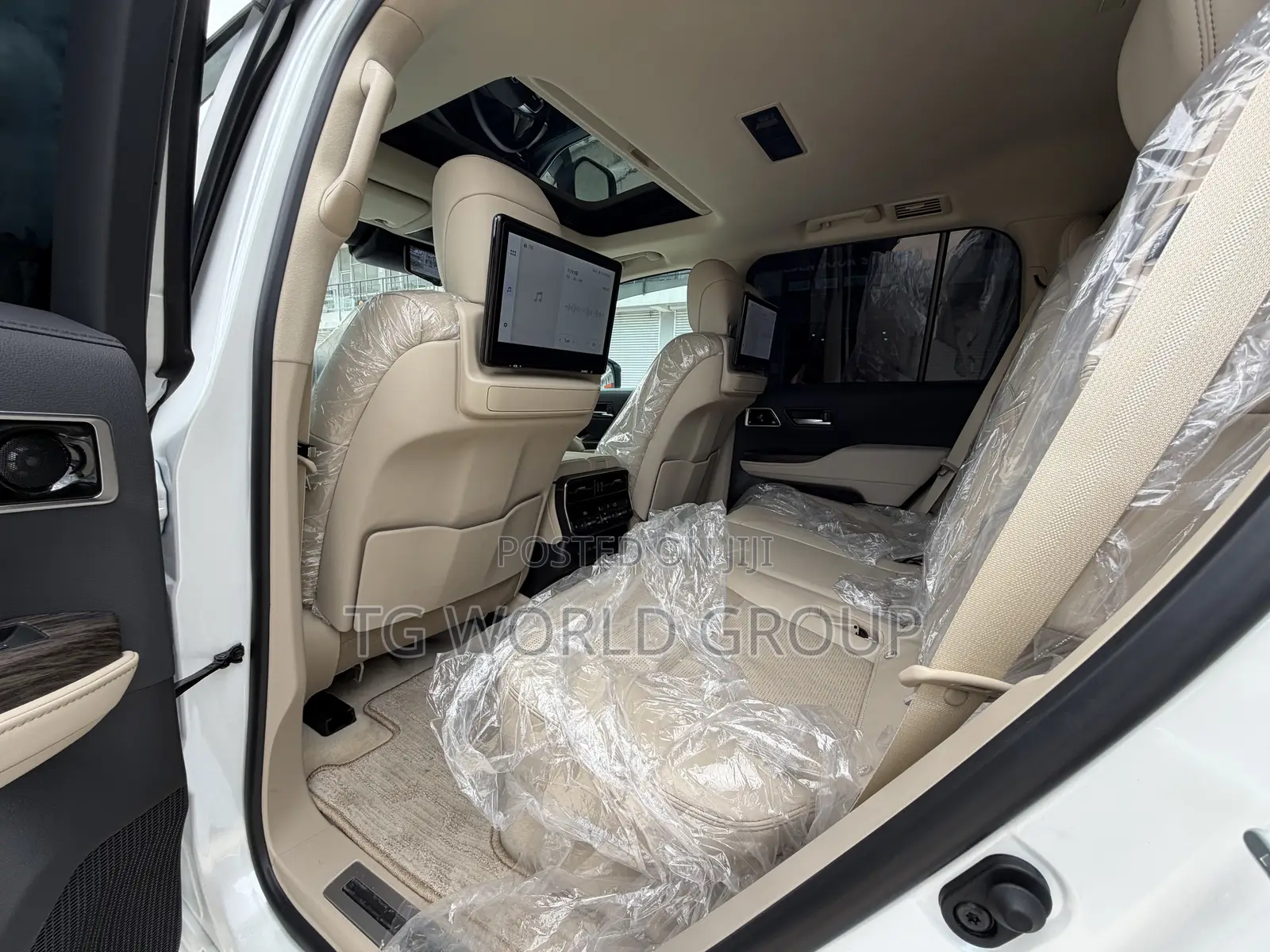 New Toyota Land Cruiser LC300 2025 White