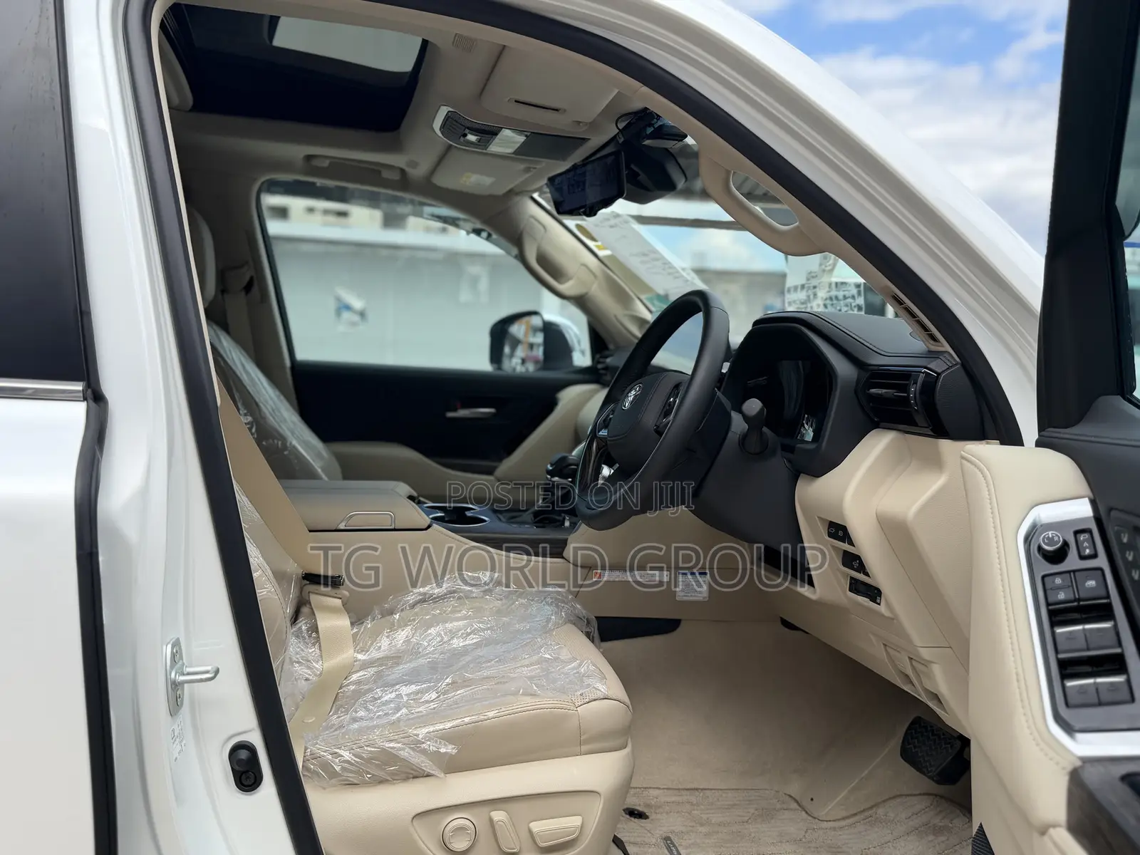 New Toyota Land Cruiser LC300 2025 White