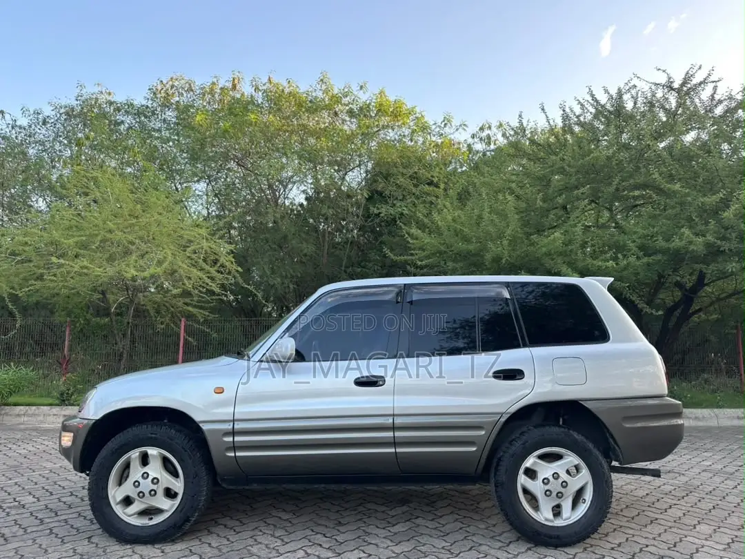 Toyota RAV4 1999 Silver