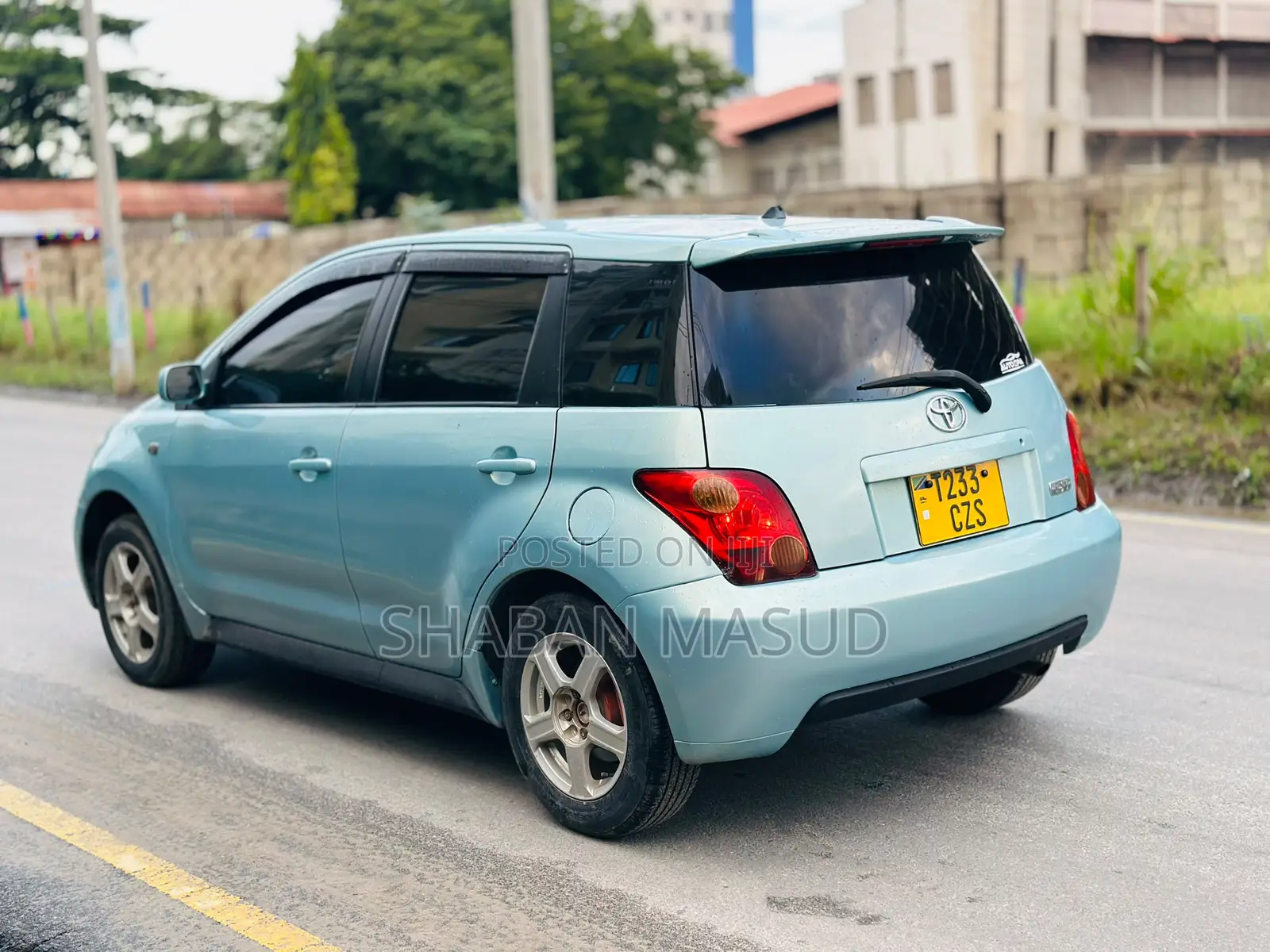 Toyota IST 2004 Burgundy