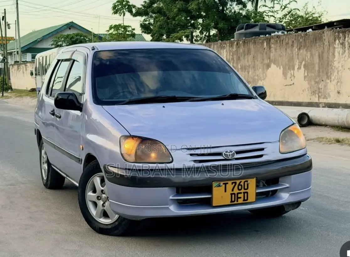 Toyota Raum 1.5 AWD 2001 Purple