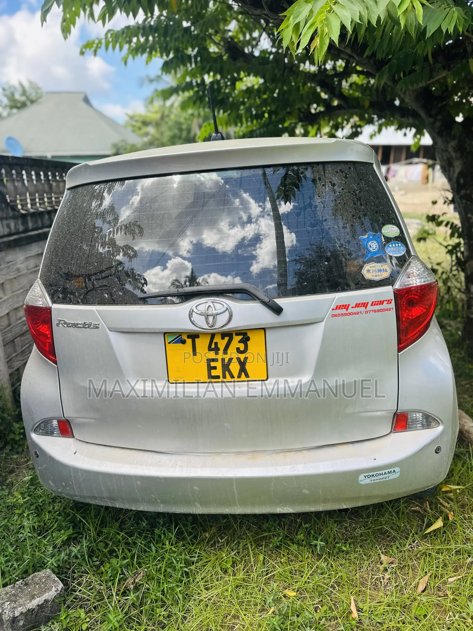 Toyota Ractis 2012 Silver