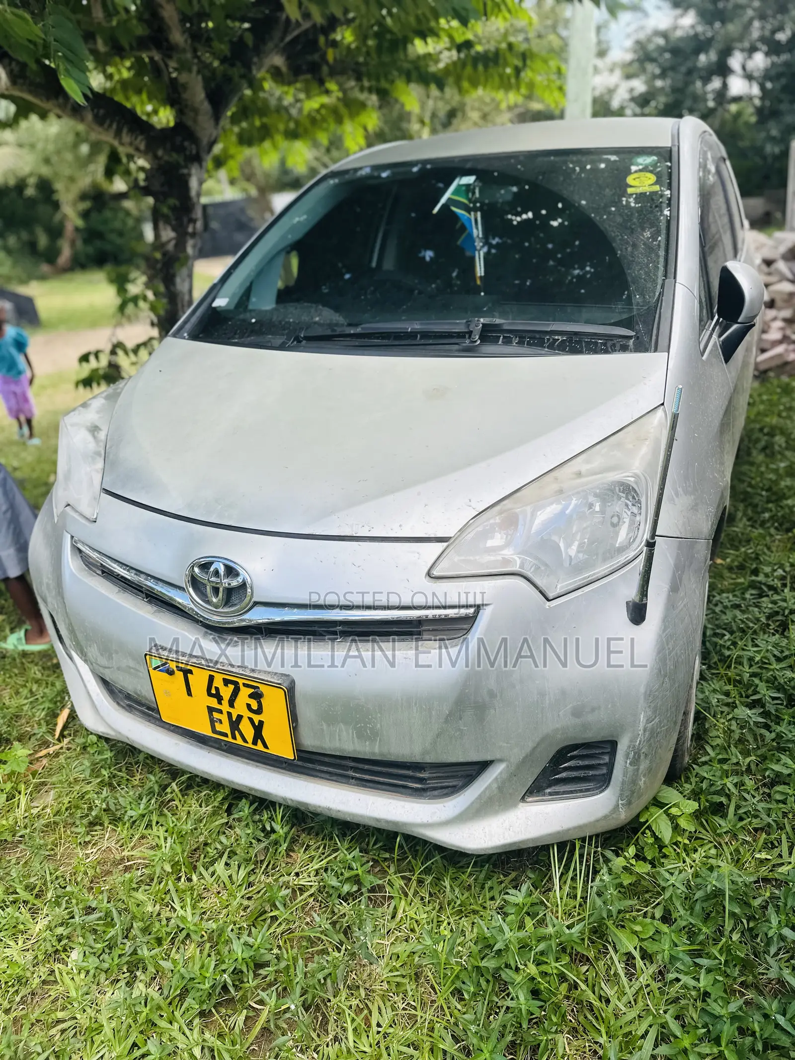 Toyota Ractis 2012 Silver
