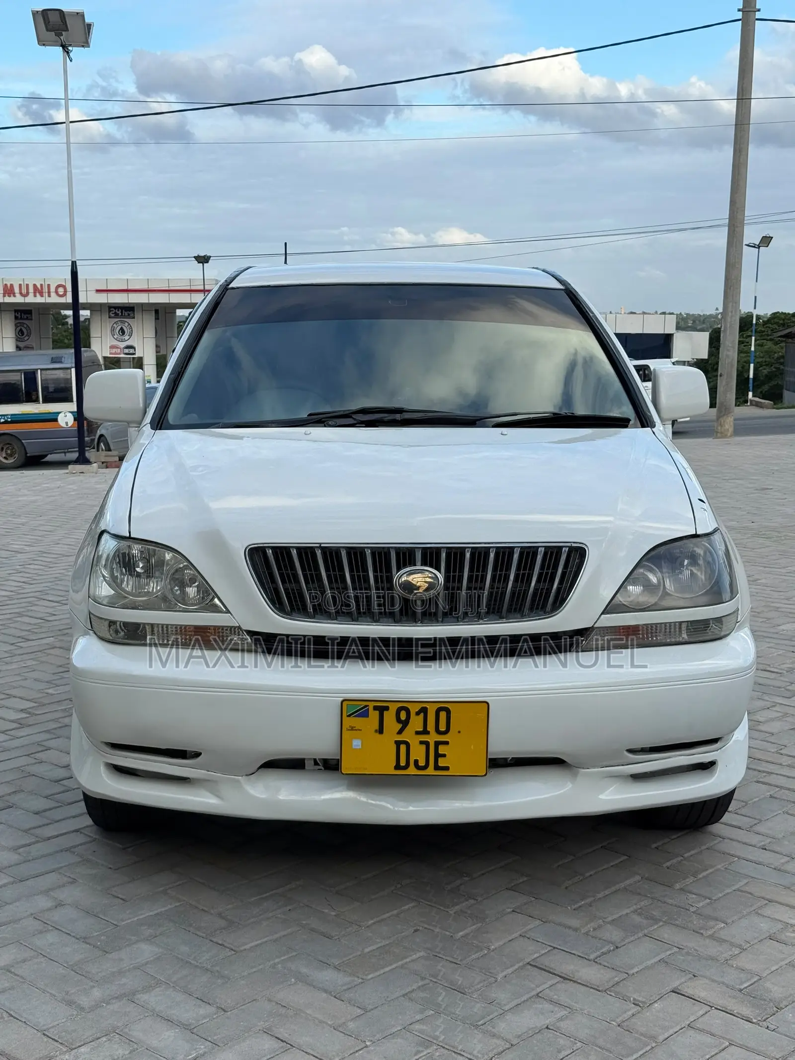 Toyota Harrier 2006 White