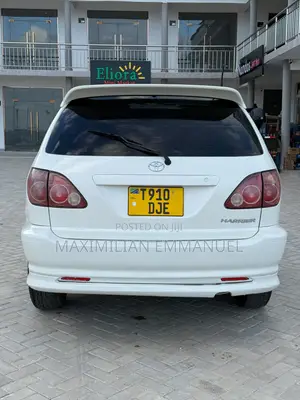 Toyota Harrier 2006 White