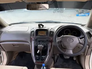 Toyota Harrier 2006 White