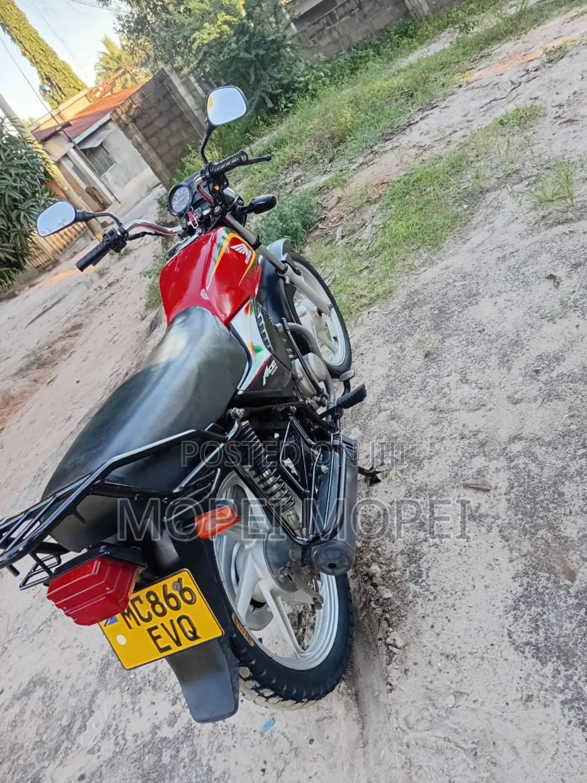 Honda XL 125 2025 Red