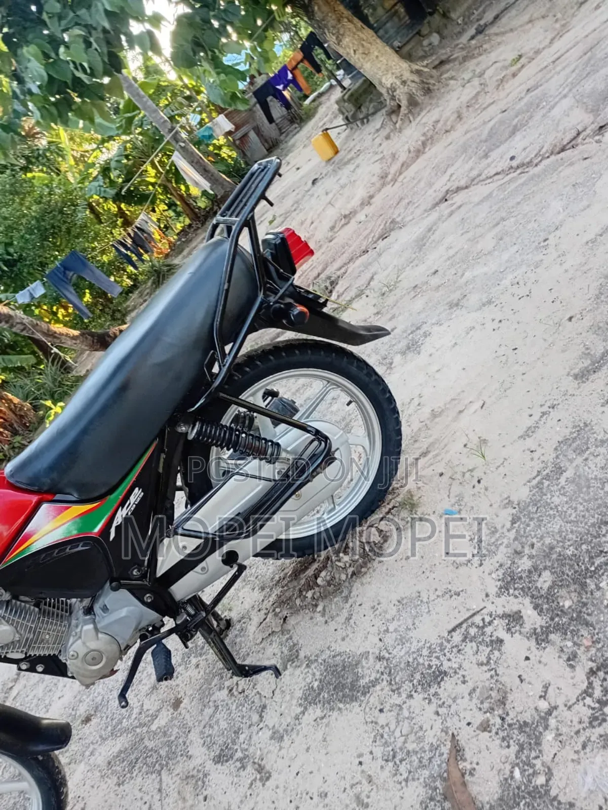 Honda XL 125 2025 Red