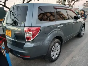 Subaru Forester 2.0D X 2009 Gray
