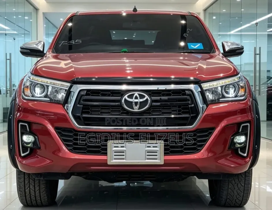 Toyota Hilux 2018 Red