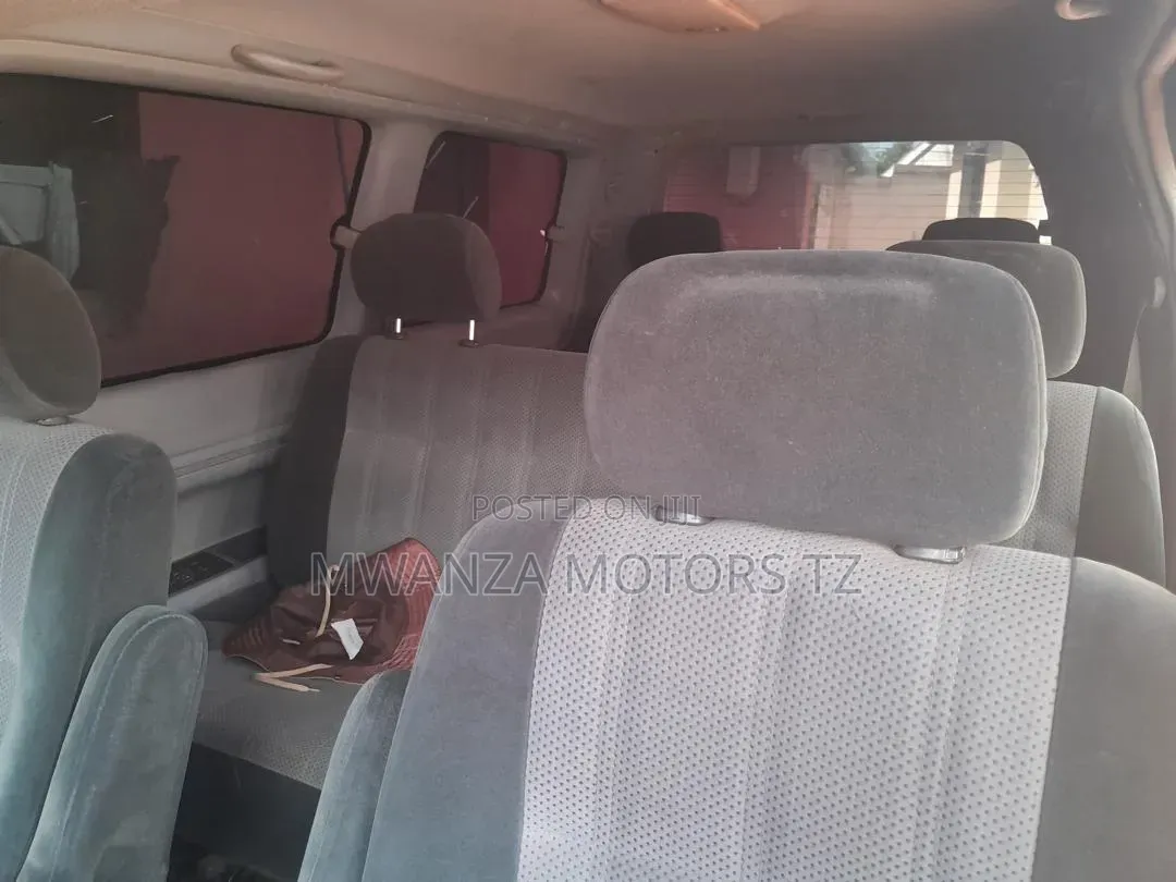 Toyota Noah 2001 Yellow