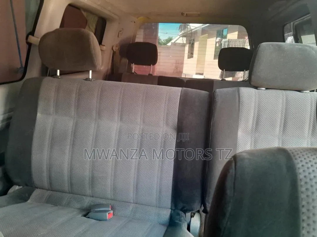 Toyota Noah 2001 Yellow
