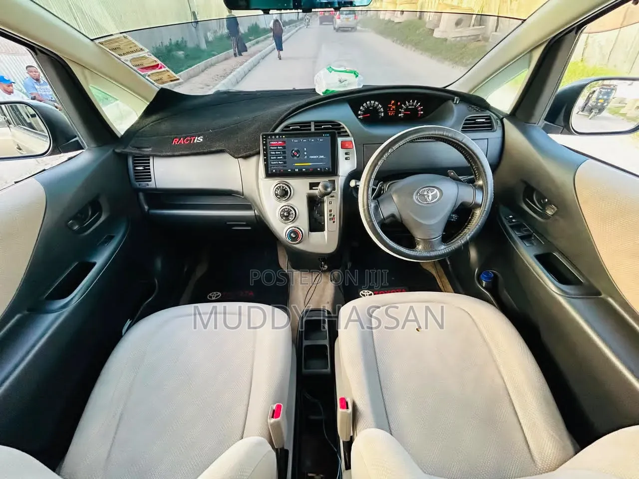 Toyota Ractis 2009 Gray