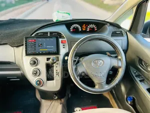 Toyota Ractis 2009 Gray