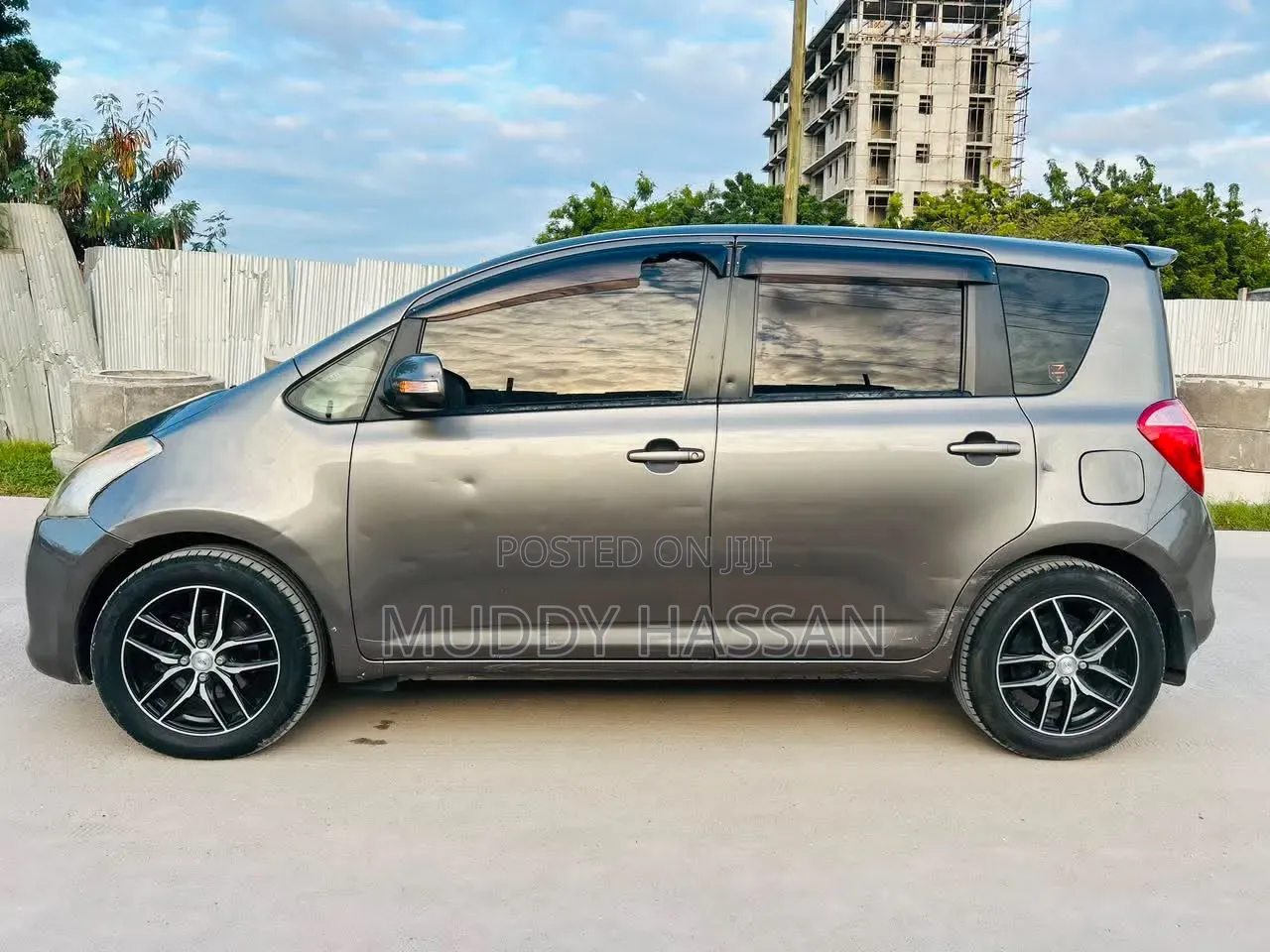 Toyota Ractis 2009 Gray