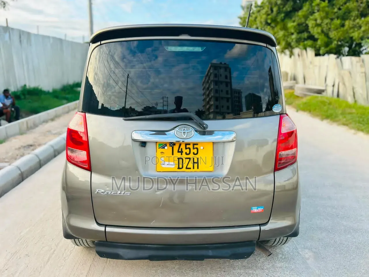 Toyota Ractis 2009 Gray