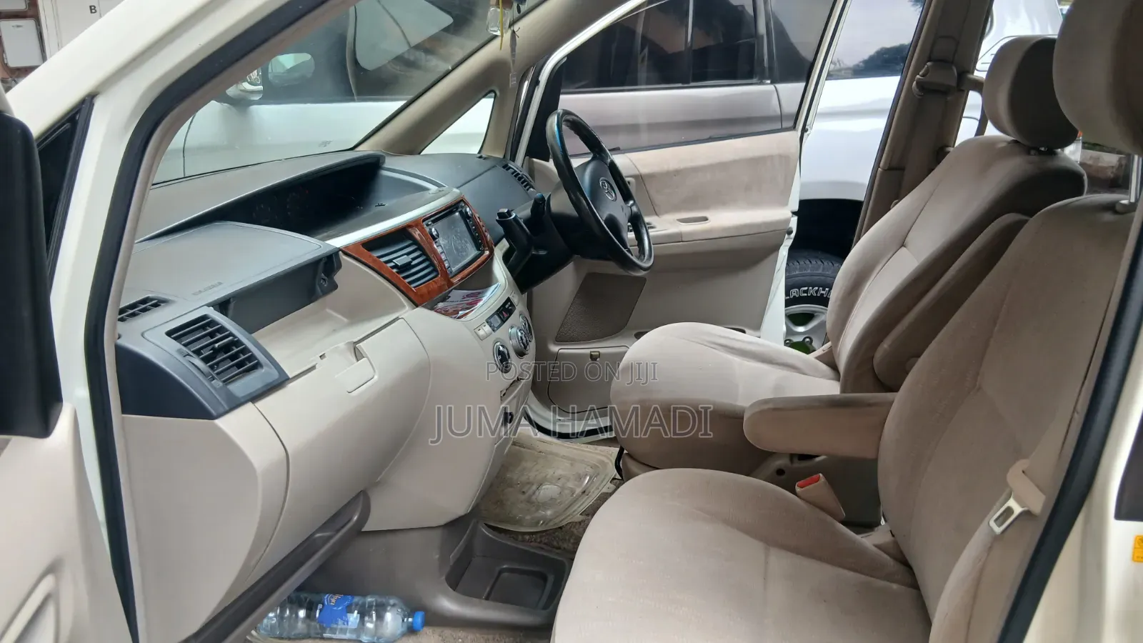 Toyota Noah 2005 White