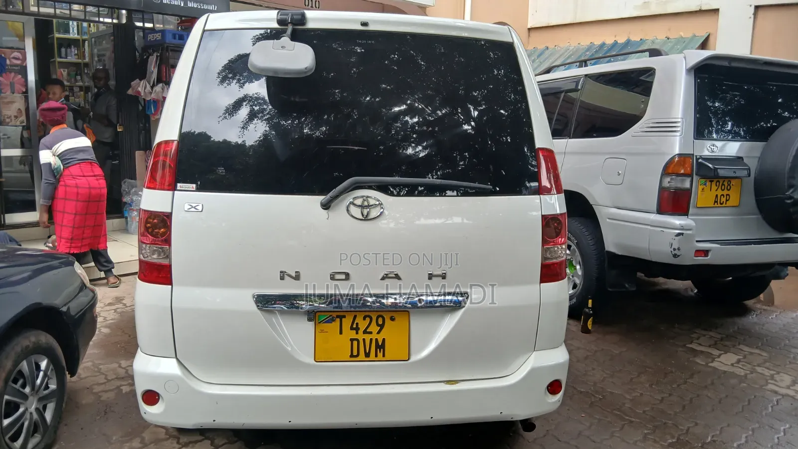 Toyota Noah 2005 White