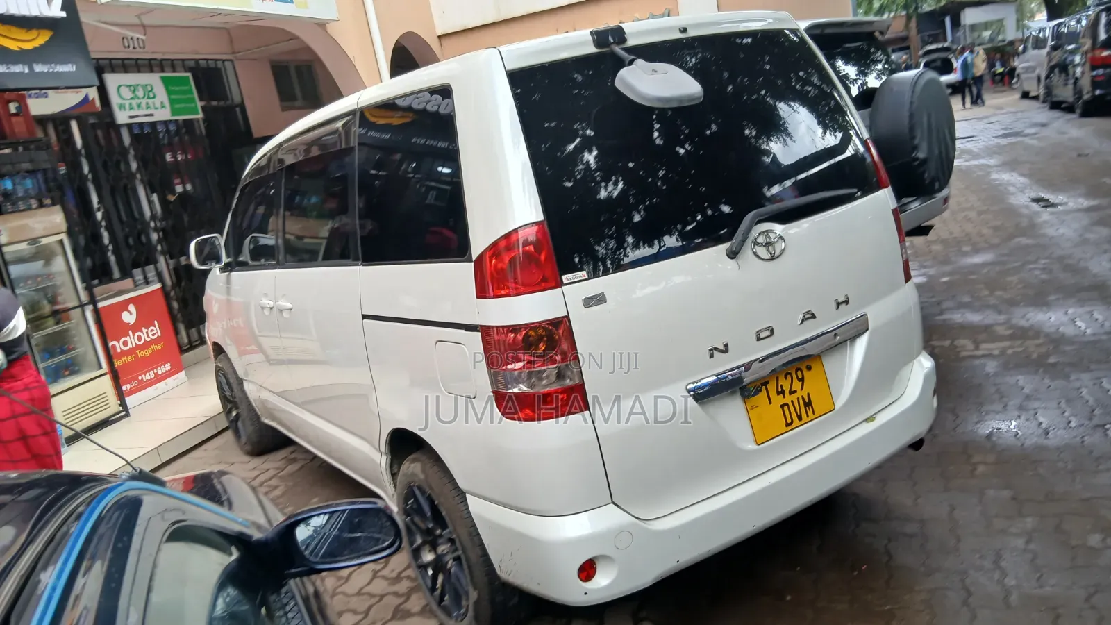 Toyota Noah 2005 White
