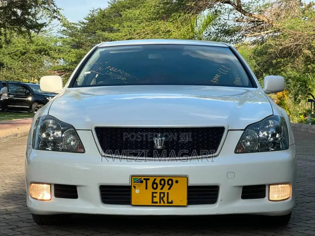 Toyota Crown 2006 White