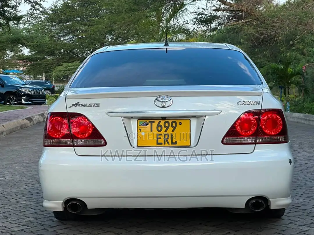 Toyota Crown 2006 White