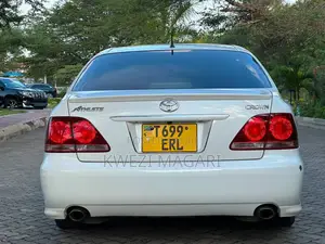 Toyota Crown 2006 White