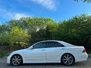 Toyota Crown 2006 White