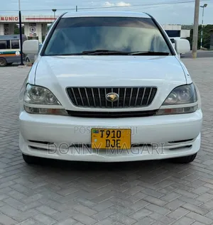 Toyota Harrier 2004 White