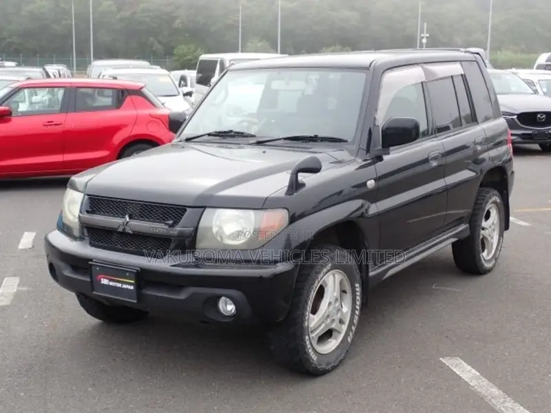 Mitsubishi Pajero IO 2004 Black