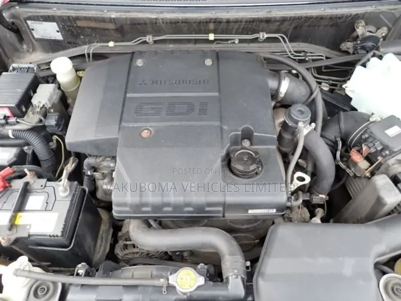 Mitsubishi Pajero IO 2004 Black