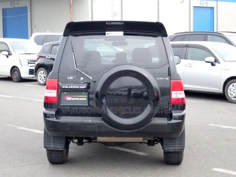 Mitsubishi Pajero IO 2004 Black